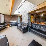 Modern Cottage in Rochefort with Private Garden Semesterbostad