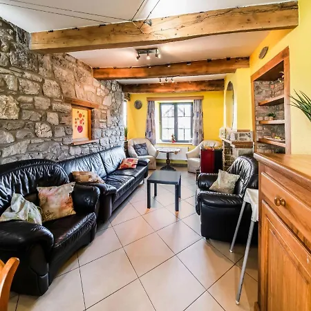 Stone With Sauna Jacuzzi A 5 Min Drive From The Cave Of Lorette In Rochefort