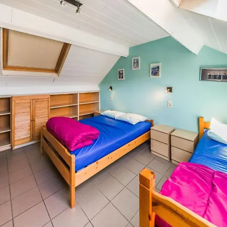 Vakantiehuis Stone With Sauna Jacuzzi A 5 Min Drive From The Cave Of Lorette In Rochefort Han-sur-Lesse