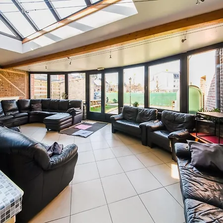 Modern Cottage in Rochefort with Private Garden Ferienhaus *