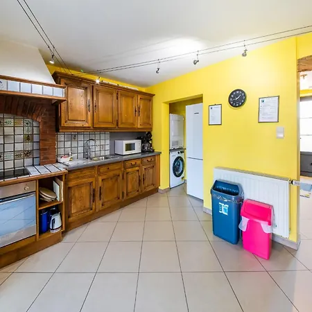 Han-Sur-Lesse Cottage بيت للعطل *